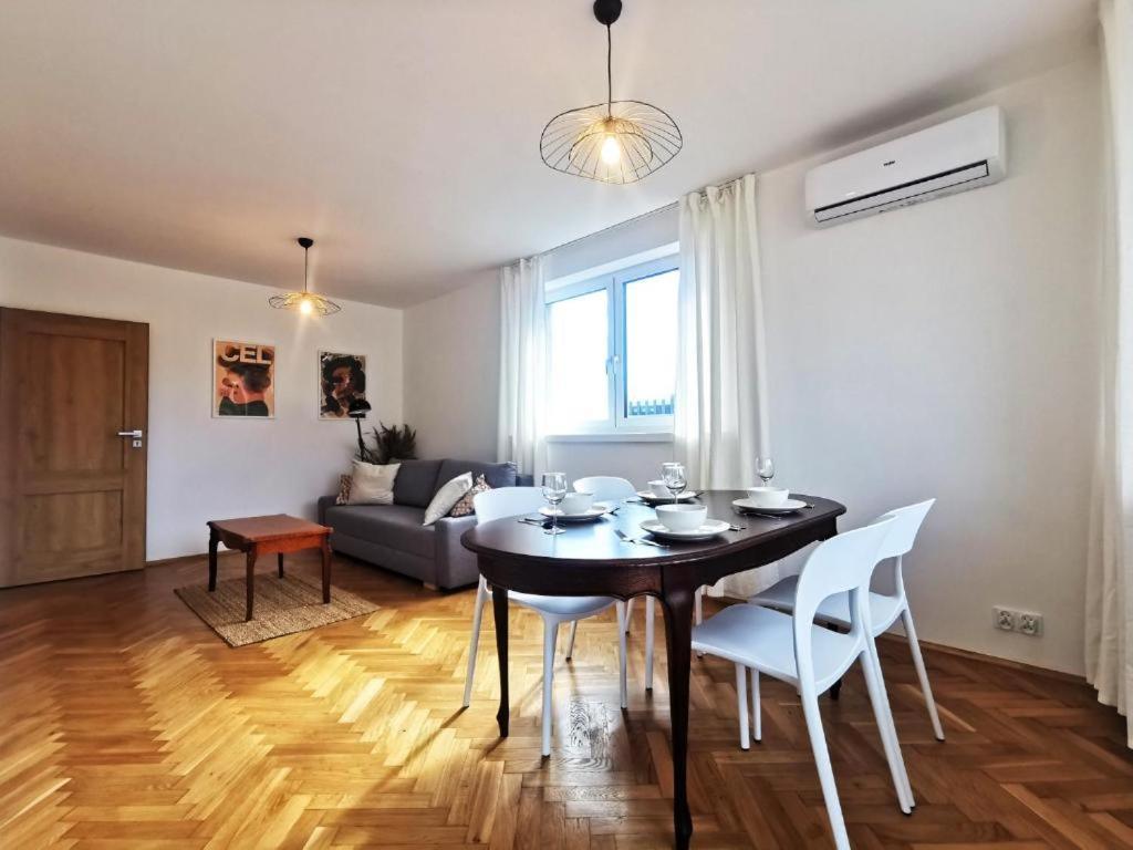 Wroc'Love Haukego Bosaka Check-In 24H Wrocław Eksteriør billede